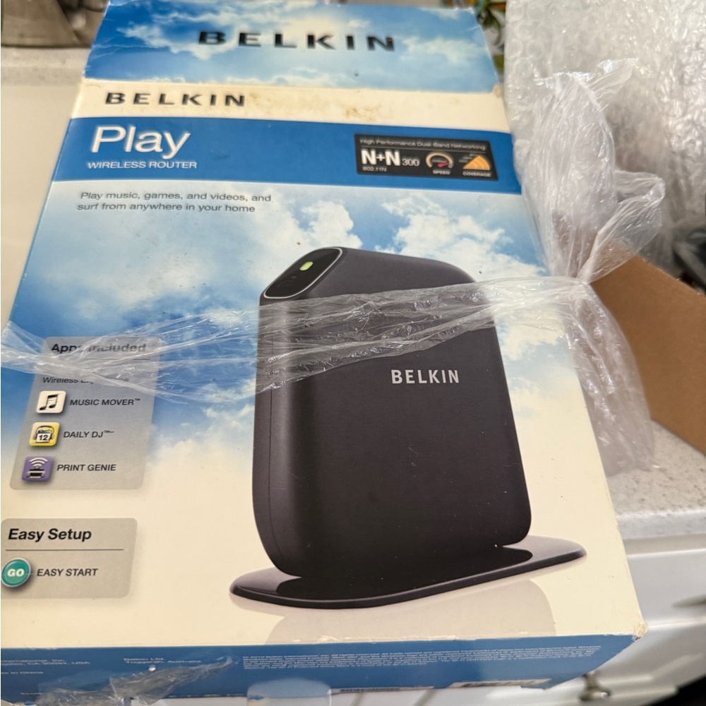 Belkin Play N600 Wireless Router - Picture 2 of 3